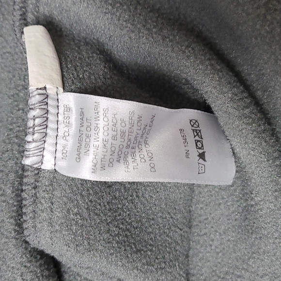 🦋 [ vineyards vines ] - Picture 4 of 5